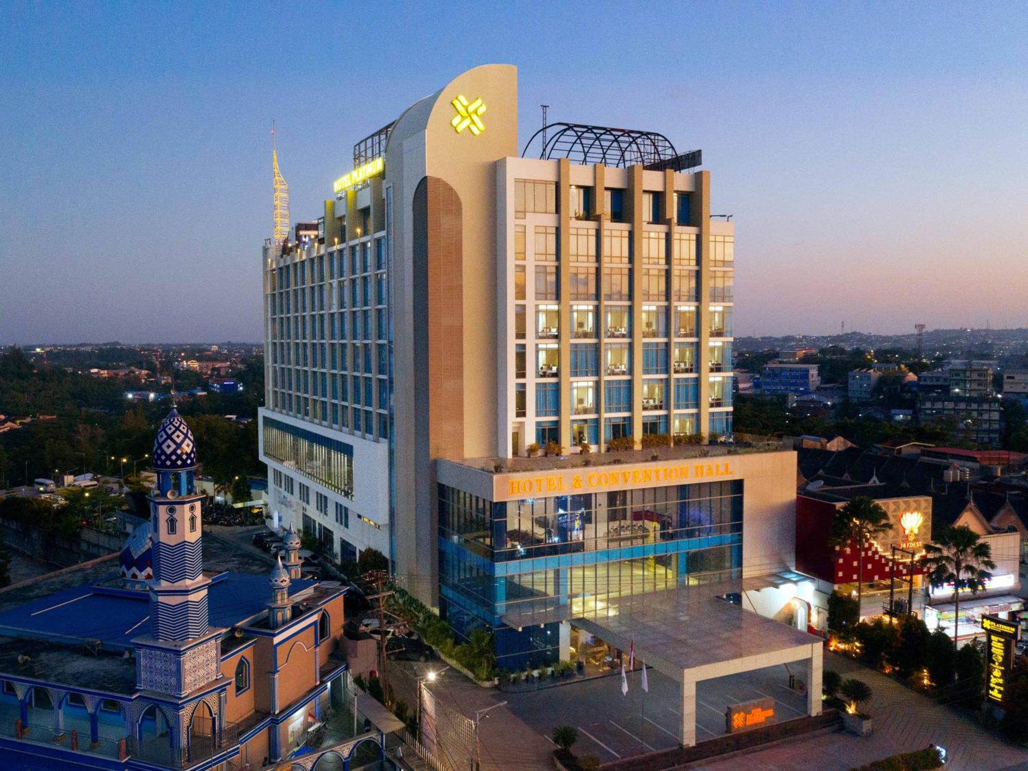 Platinum Hotel & Convention Hall Balikpapan Ngoại thất bức ảnh
