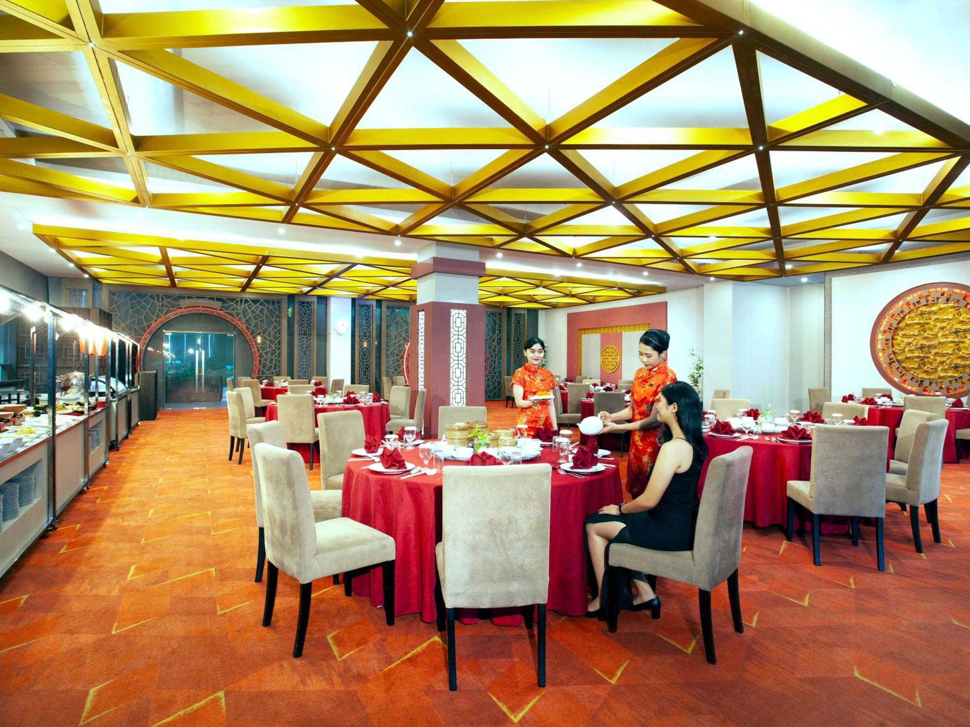 Platinum Hotel & Convention Hall Balikpapan Ngoại thất bức ảnh
