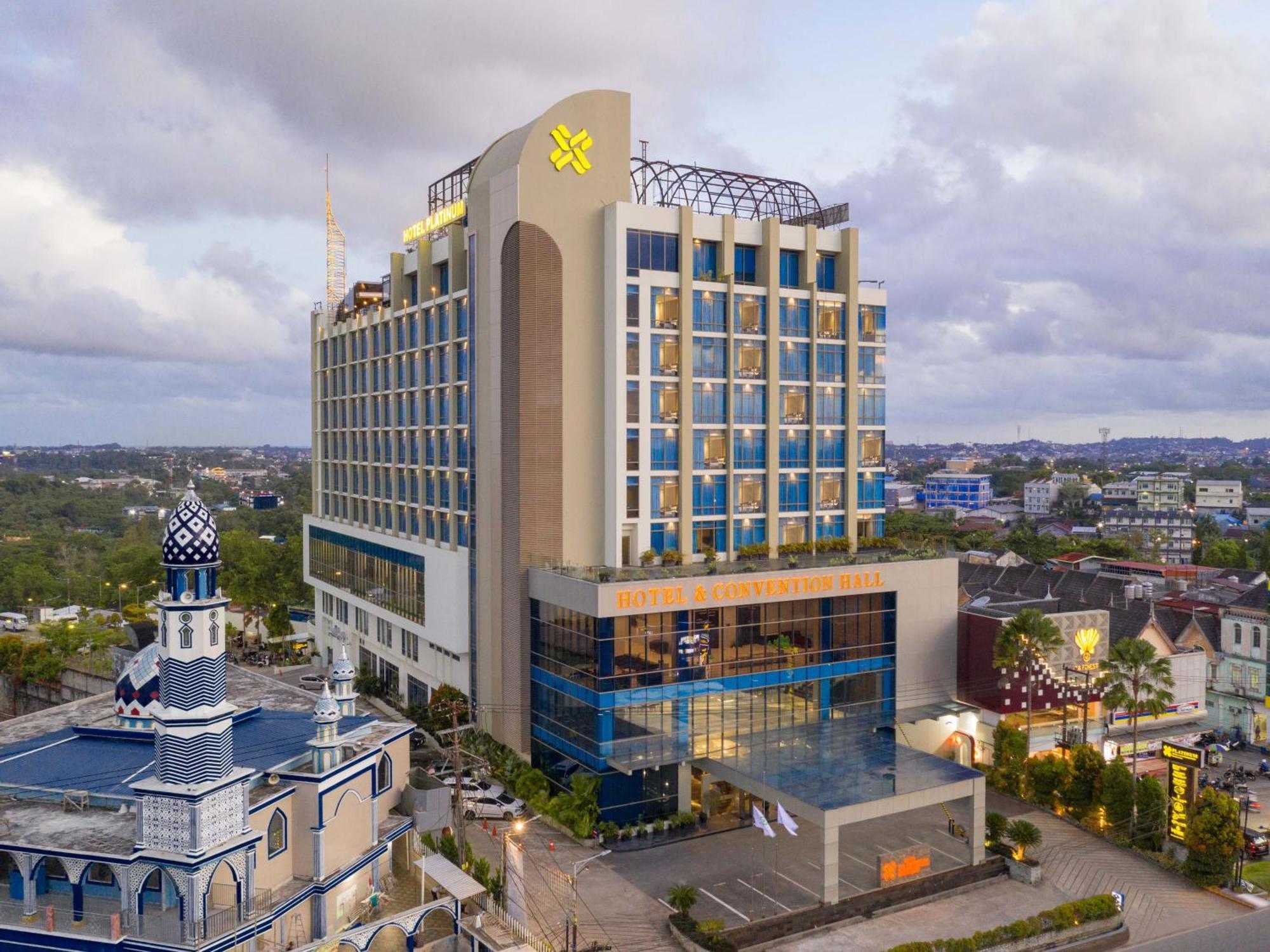 Platinum Hotel & Convention Hall Balikpapan Ngoại thất bức ảnh