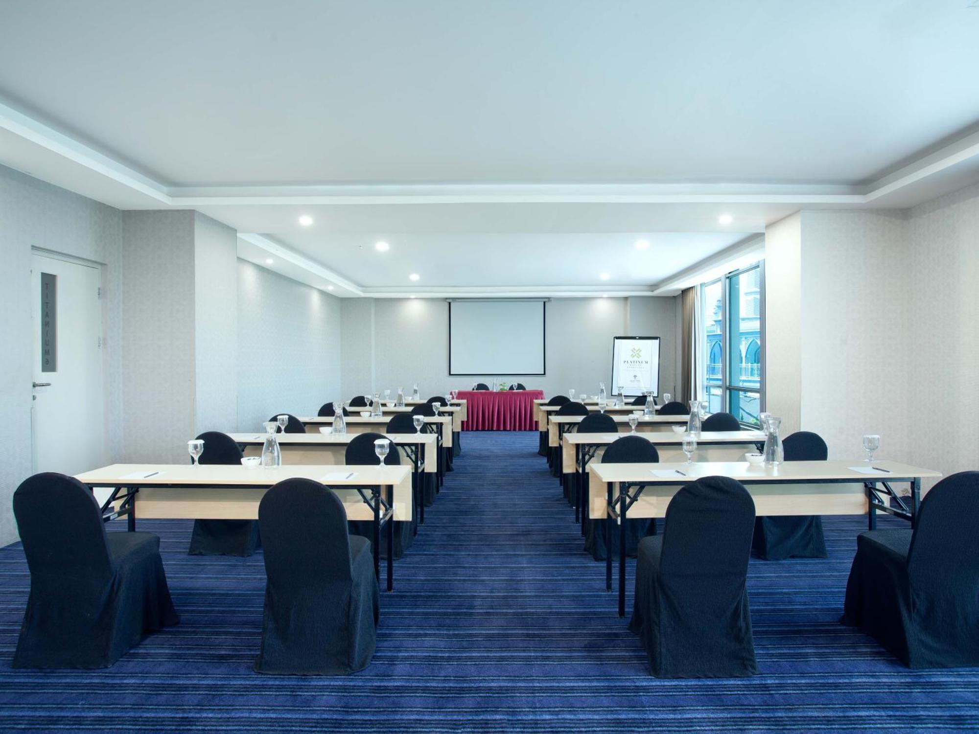 Platinum Hotel & Convention Hall Balikpapan Ngoại thất bức ảnh