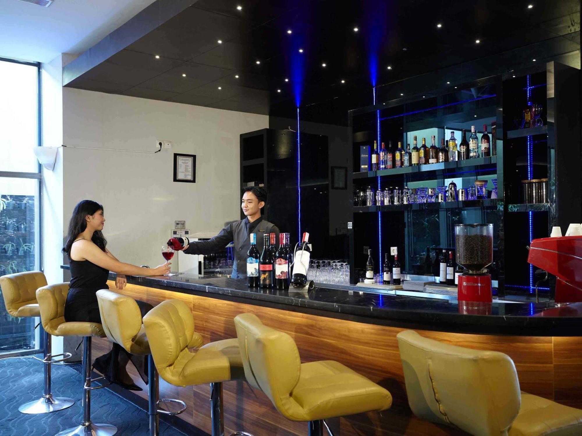 Platinum Hotel & Convention Hall Balikpapan Ngoại thất bức ảnh