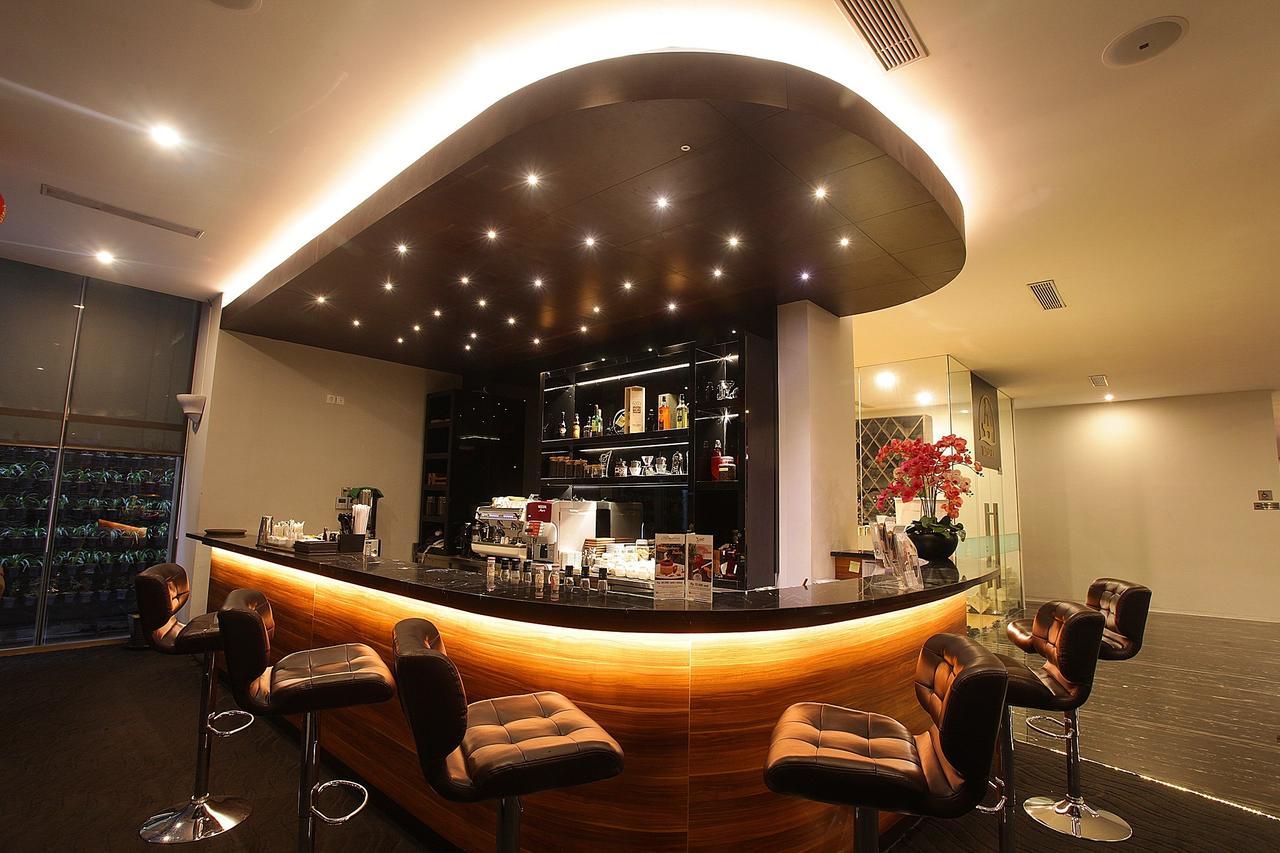 Platinum Hotel & Convention Hall Balikpapan Ngoại thất bức ảnh