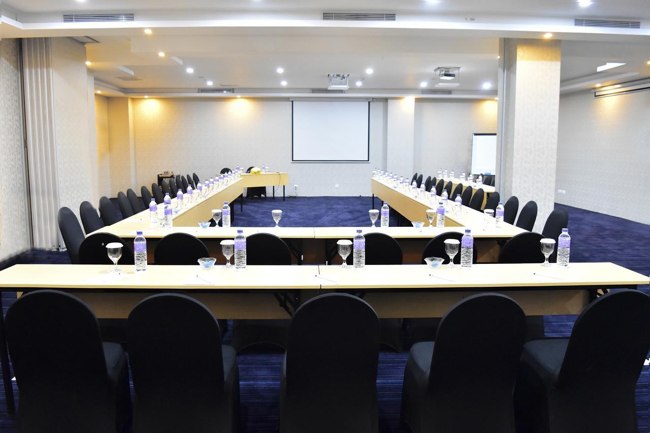 Platinum Hotel & Convention Hall Balikpapan Ngoại thất bức ảnh